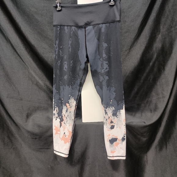ZYIA Black and Gray Leggings with Distinctive Fade - Picture 1 of 12